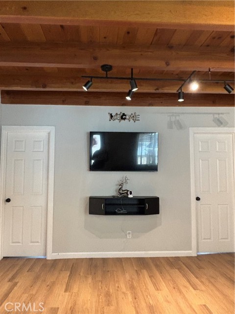 445 E Meadow Lane, Big Bear City CA: https://media.crmls.org/medias/3bf0232e-a3bc-408f-9c50-97060f22abde.jpg