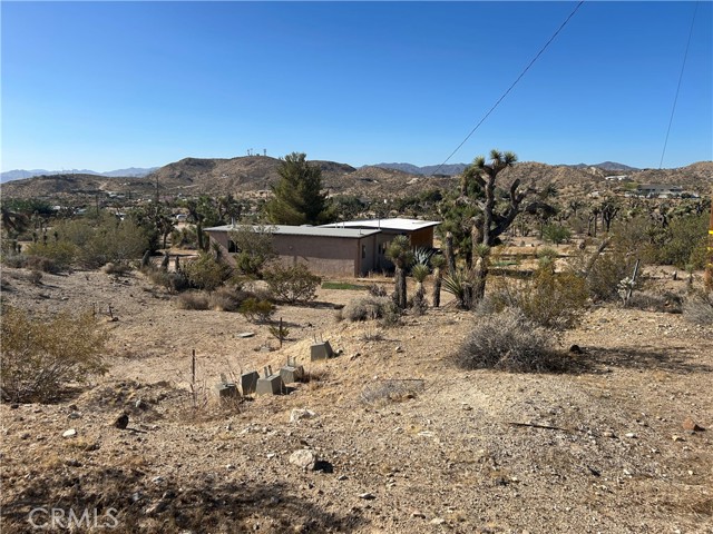 57976 Buena Vista Drive, Yucca Valley CA: https://media.crmls.org/medias/3bf02597-674e-4b86-bdf1-00c9cf49b676.jpg