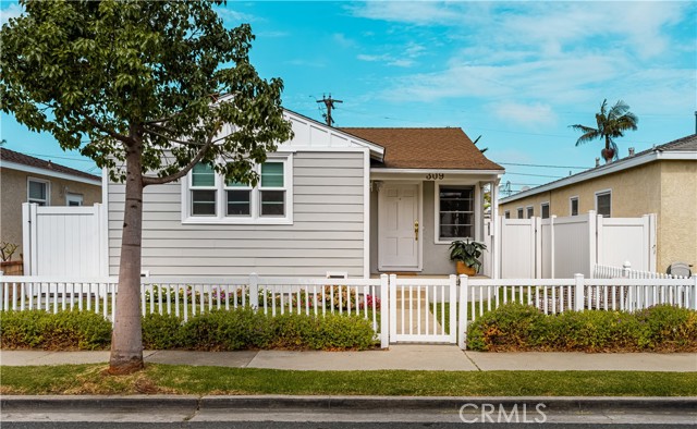 309 15th Street, Seal Beach CA: https://media.crmls.org/medias/3bf09e1d-6bd1-4dc8-881a-d4a5250c9096.jpg