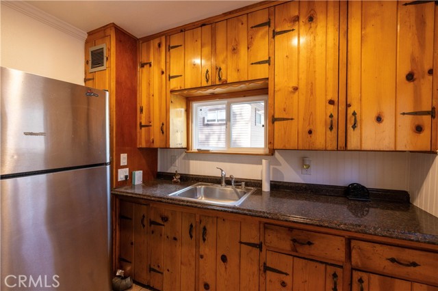 Detail Gallery Image 32 of 54 For 2242 Deep Creek Dr, Running Springs,  CA 92382 - 2 Beds | 2 Baths