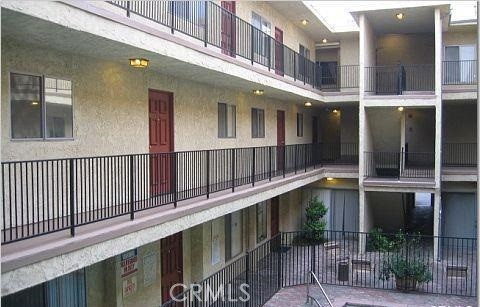 Detail Gallery Image 2 of 16 For 21219 Roscoe Bld #215,  Canoga Park,  CA 91304 - 2 Beds | 1/1 Baths