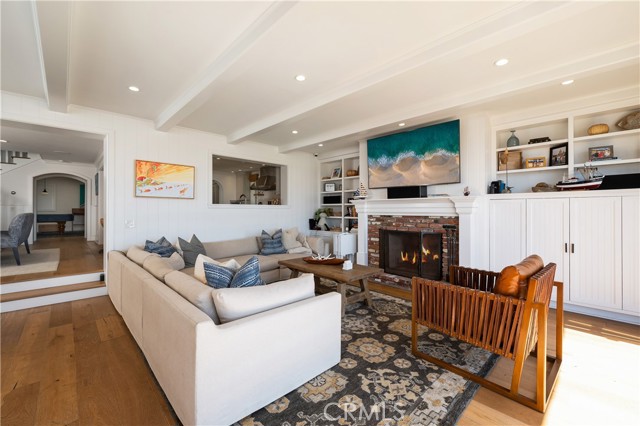 Detail Gallery Image 2 of 33 For 1228 W Oceanfront, Newport Beach,  CA 92661 - 3 Beds | 4 Baths