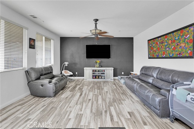 Detail Gallery Image 11 of 49 For 13458 Snowdrop Ct, Victorville,  CA 92394 - 5 Beds | 3 Baths