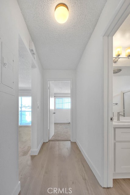 Detail Gallery Image 9 of 24 For 15 15th St #13,  Hermosa Beach,  CA 90254 - 2 Beds | 2 Baths