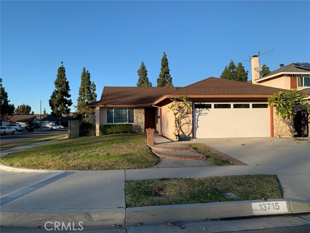 13715 Oak Crest Dr, Cerritos, CA 90703