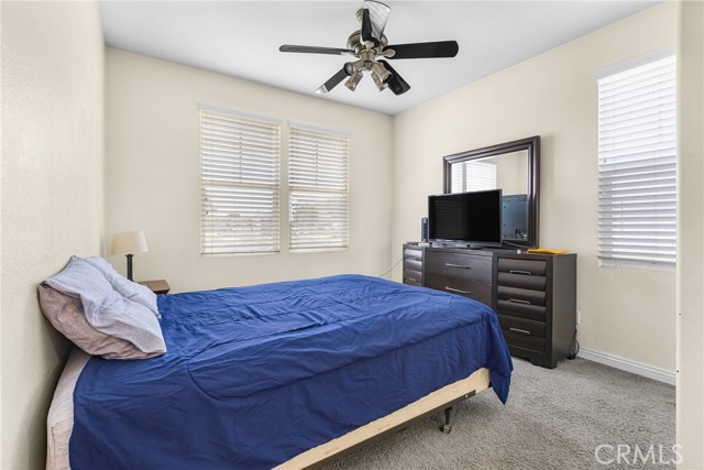5764 Territory Lane, Eastvale CA: https://media.crmls.org/medias/3bf34dfe-617c-4940-be33-2cdc891b3d9e.jpg
