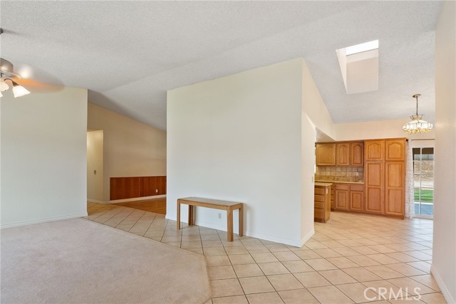 4740 Brookhill Ter, Jurupa Valley CA: https://media.crmls.org/medias/3bf43180-d198-4a63-8ff2-44fcdbc6b4bf.jpg