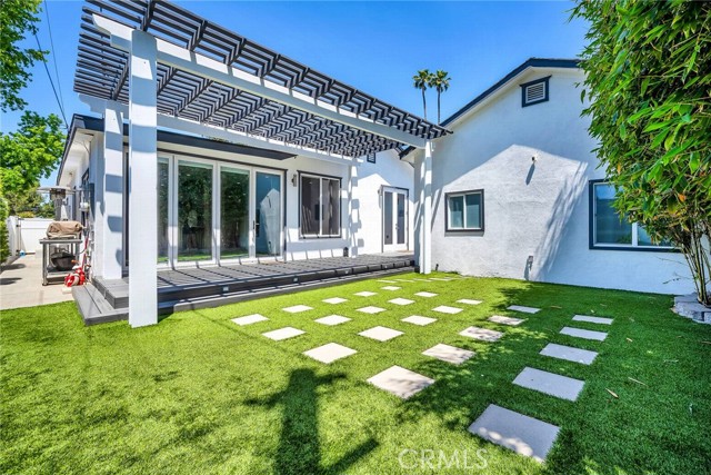 17900 Bullock Street, Encino CA: https://media.crmls.org/medias/3bf499ba-c53d-46bc-ab3c-6956f46a7b31.jpg