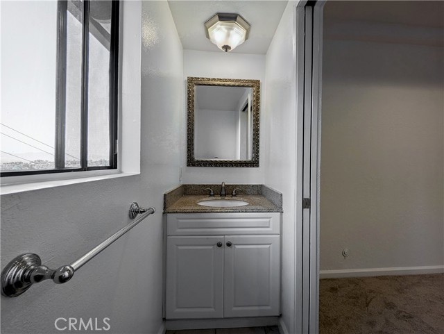 Detail Gallery Image 7 of 28 For 5288 Medina Rd, Woodland Hills,  CA 91364 - 3 Beds | 2/1 Baths