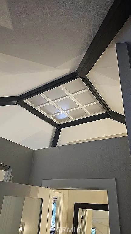 https://media.crmls.org/medias/3bf5476c-5f0f-4c8f-8a42-1783040882ea.jpg?preset=X-Large