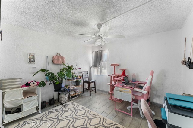 Detail Gallery Image 13 of 25 For 20116 Neuralia Road, California City,  CA 93505 - 2 Beds | 1 Baths