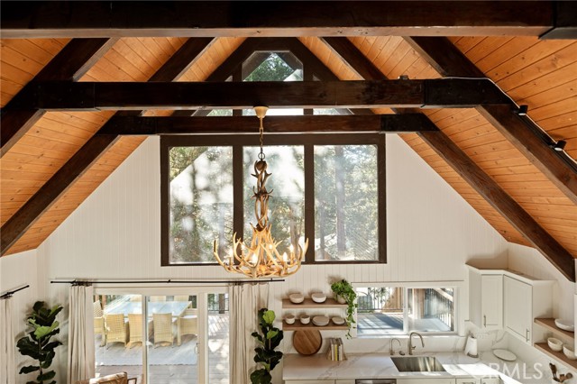 Detail Gallery Image 19 of 59 For 300 Pioneer, Lake Arrowhead,  CA 92352 - 5 Beds | 2/1 Baths