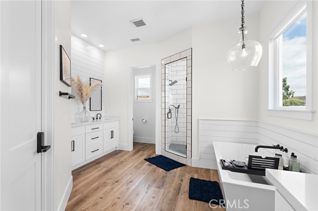 22400 Whirlaway Court, Canyon Lake CA: https://media.crmls.org/medias/3bf67a7b-1ccf-4ca6-b088-159592b28790.jpg