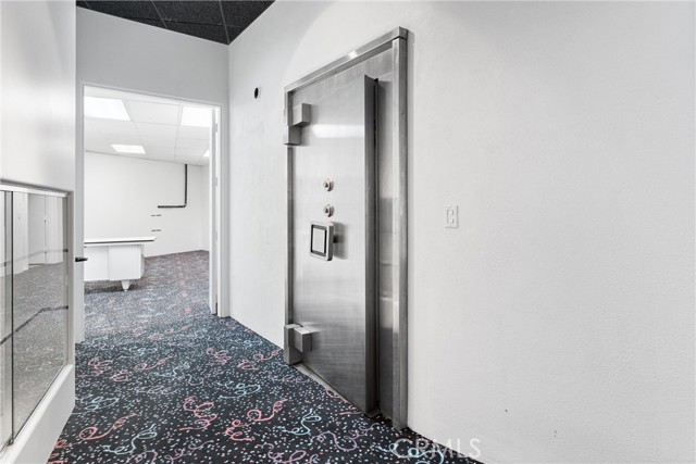 2360 Boulder Bluffs Court, Riverside CA: https://media.crmls.org/medias/3bf6961b-8f74-439d-9286-89495370d6dc.jpg