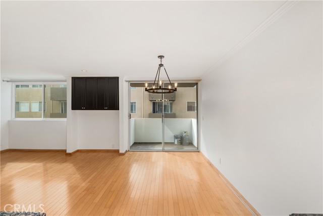 Detail Gallery Image 8 of 23 For 14141 Dickens St #212,  Sherman Oaks,  CA 91423 - 2 Beds | 2 Baths