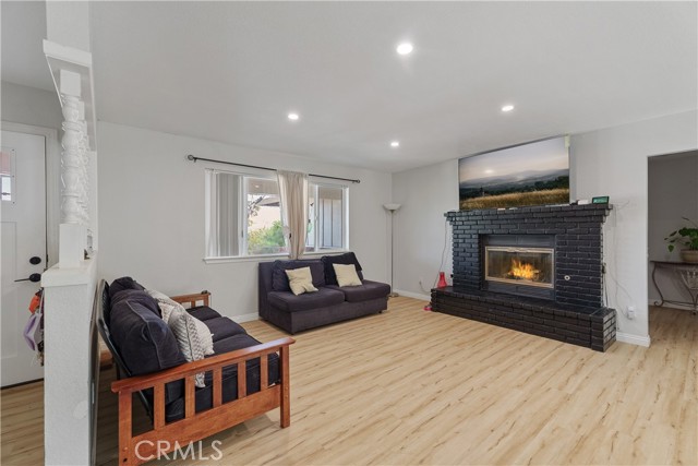 Detail Gallery Image 5 of 36 For 7558 Lobos Ave, Hesperia,  CA 92345 - 4 Beds | 3 Baths