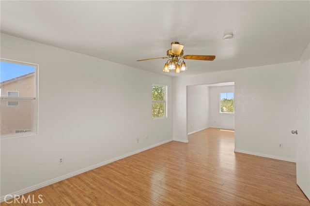 15240 Sapphire Court, Victorville CA: https://media.crmls.org/medias/3bf90753-ffc8-4a71-832c-f76bbedf8bcd.jpg