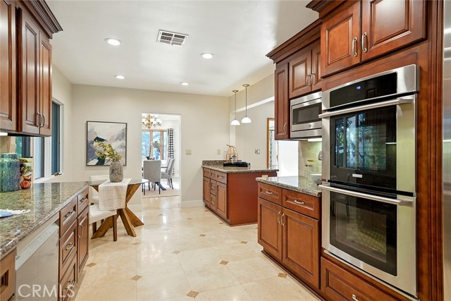 1210 Los Altos Avenue, Long Beach CA: https://media.crmls.org/medias/3bf98415-1445-4aa8-a6d2-0aa6bbe7de67.jpg