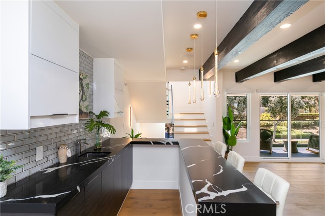 4651 Los Patos Avenue, Huntington Beach CA: https://media.crmls.org/medias/3bf9cdee-06e6-407f-8a57-5501cd07bfa2.jpg