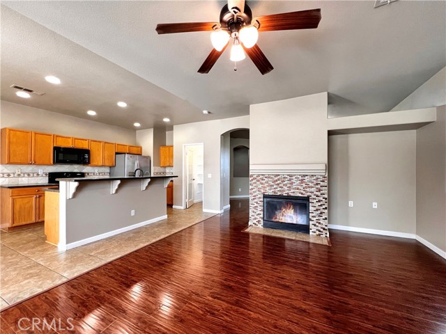 Detail Gallery Image 4 of 11 For 15051 Rocking Horse Ct, Lake Elsinore,  CA 92530 - 4 Beds | 2 Baths