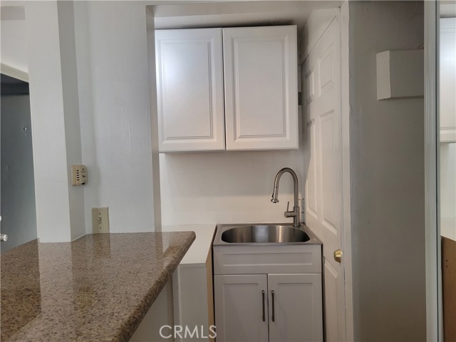 240 Linden Avenue, Long Beach CA: https://media.crmls.org/medias/3bfa1c26-b0b2-4896-b49d-56aa6b34dfed.jpg