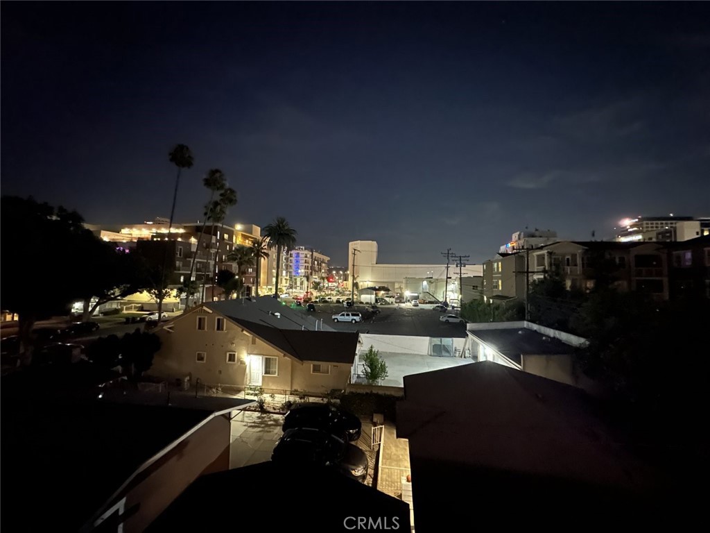 https://media.crmls.org/medias/3bfad1a7-c508-4d1b-85e6-76a264abc35e.jpg?preset=X-Large