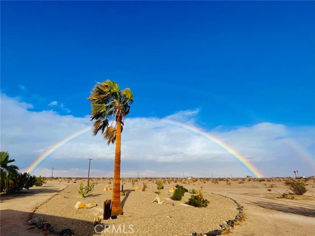 Detail Gallery Image 2 of 22 For 83683 Amboy Rd, Twentynine Palms,  CA 92277 - 2 Beds | 1 Baths