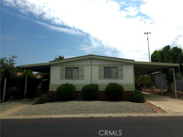 Detail Gallery Image 2 of 41 For 1550 Rimpau Ave #20,  Corona,  CA 92881 - 3 Beds | 2 Baths
