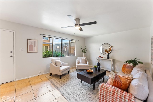 5535 Ackerfield Avenue, Long Beach CA: https://media.crmls.org/medias/3bfc3f31-70d6-4479-9325-737e7070a403.jpg