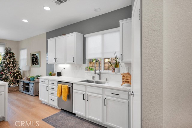 20022 Satsuma, Saugus CA: https://media.crmls.org/medias/3bfc7945-0780-47f5-9344-894d9b01acf6.jpg