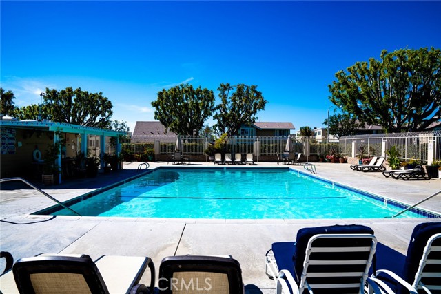 54 Oval Road, Irvine CA: https://media.crmls.org/medias/3bfd41b2-c031-48a1-aae3-5c25e496d26c.jpg