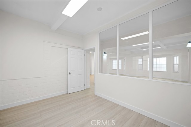 Detail Gallery Image 8 of 25 For 2823 W 8th St, Los Angeles,  CA 90005 - 4 Beds | 2/1 Baths