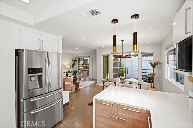 Detail Gallery Image 6 of 35 For 2364 Duane St #7,  Silver Lake Los Angeles,  CA 90039 - 2 Beds | 2/1 Baths