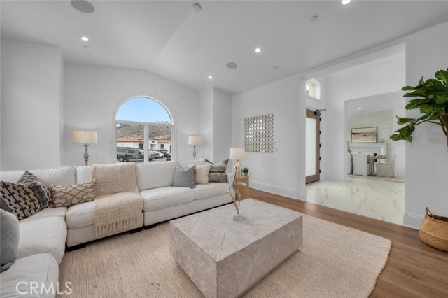 Detail Gallery Image 9 of 72 For 32042 Isthmus View Dr, Rancho Palos Verdes,  CA 90275 - 6 Beds | 6/2 Baths