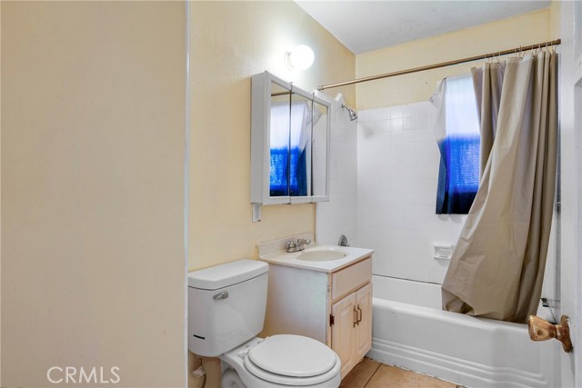 Detail Gallery Image 17 of 44 For 10807 Compton Ave, Los Angeles,  CA 90059 - 5 Beds | 3 Baths