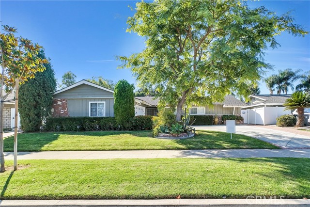 Detail Gallery Image 2 of 33 For 1262 Andrews St, Tustin,  CA 92780 - 4 Beds | 2 Baths