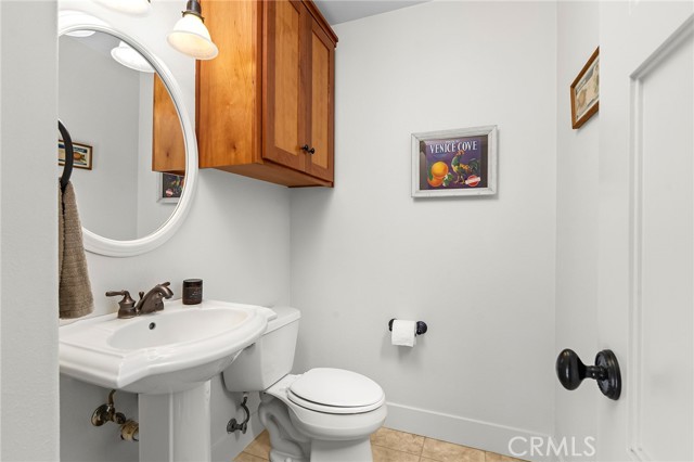 Detail Gallery Image 12 of 41 For 2227 Hutchinson St, Chico,  CA 95928 - 3 Beds | 2/1 Baths