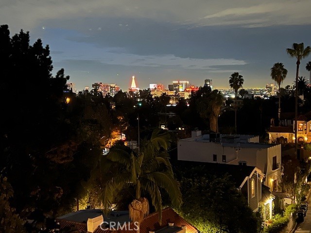 https://media.crmls.org/medias/3c000242-58bd-4f9a-8364-69c6de2d6823.jpg?preset=X-Large