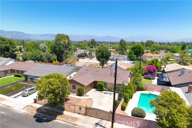 9946 Ruffner Avenue, North Hills CA: https://media.crmls.org/medias/3c0011d0-8cc3-4859-87da-6d045efa399b.jpg