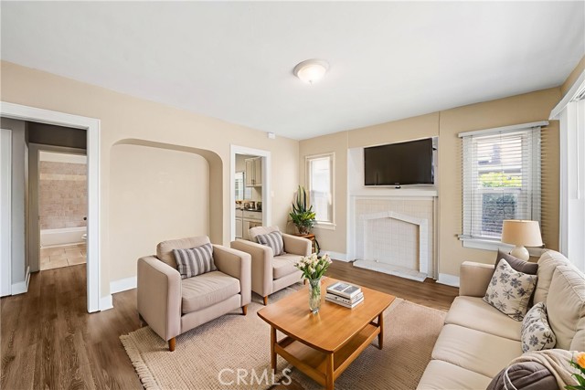 Detail Gallery Image 5 of 39 For 122 E 83rd St, Los Angeles,  CA 90003 - 2 Beds | 2 Baths