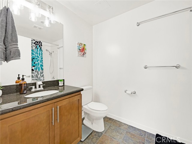 Detail Gallery Image 17 of 52 For 411 W Seaside Way #405,  Long Beach,  CA 90802 - 2 Beds | 2 Baths
