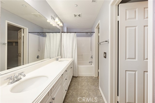 Detail Gallery Image 5 of 28 For 155 Zephyr Run, Tustin,  CA 92782 - 3 Beds | 3/1 Baths