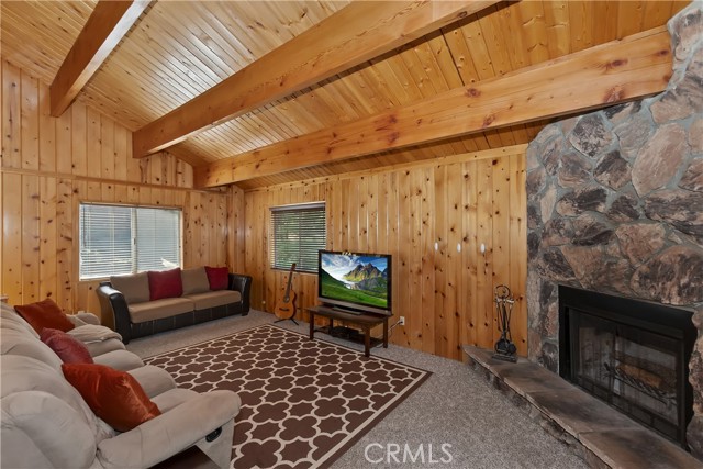 33469 Squirrel Drive, Green Valley Lake CA: https://media.crmls.org/medias/3c03a7ed-9f8d-4965-b584-09d24dc45140.jpg