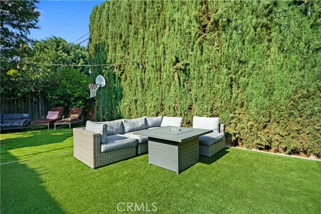 Detail Gallery Image 36 of 48 For 6916 Claire Ave, Reseda,  CA 91335 - 4 Beds | 3 Baths