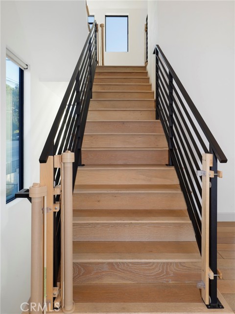 Detail Gallery Image 21 of 46 For 2400 Glendale Ct, Los Angeles,  CA 90039 - 3 Beds | 3 Baths