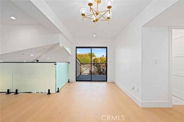 Detail Gallery Image 14 of 44 For 110 S Irena Ave #B,  Redondo Beach,  CA 90277 - 3 Beds | 4/1 Baths