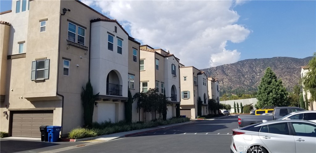 MLS #WS25228012 image #1