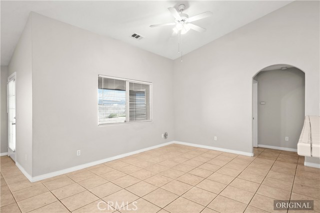 Detail Gallery Image 5 of 41 For 13229 Great Falls, Victorville,  CA 92395 - 3 Beds | 2 Baths