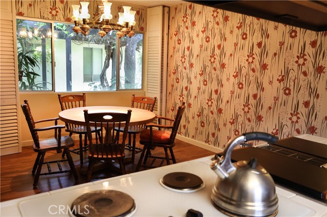 Detail Gallery Image 12 of 20 For 10035 Gierson Ave, Chatsworth,  CA 91311 - 4 Beds | 3 Baths
