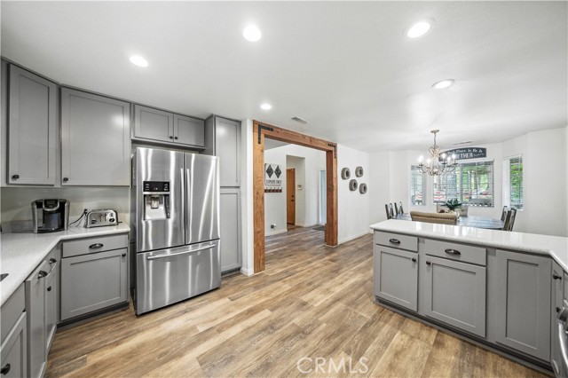 Detail Gallery Image 13 of 50 For 39122 Starview Ln, Big Bear Lake,  CA 92315 - 3 Beds | 2/1 Baths